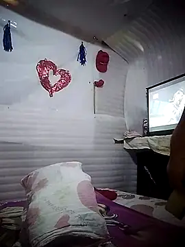 Snapshot of BonniAdams chatting on March 2025 06:11:01 PM BonniAdams online show from March 2025 06:11:01 PM