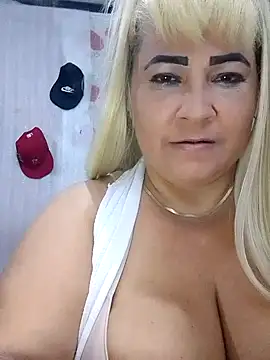 Snapshot of BonniAdams chatting on September 2025 01:16:02 AM BonniAdams online show from September 2025 01:16:02 AM