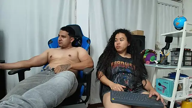 Snapshot of ema_abby chatting on March 2026 04:05:01 AM ema abby online show from March 2026 04:05:01 AM