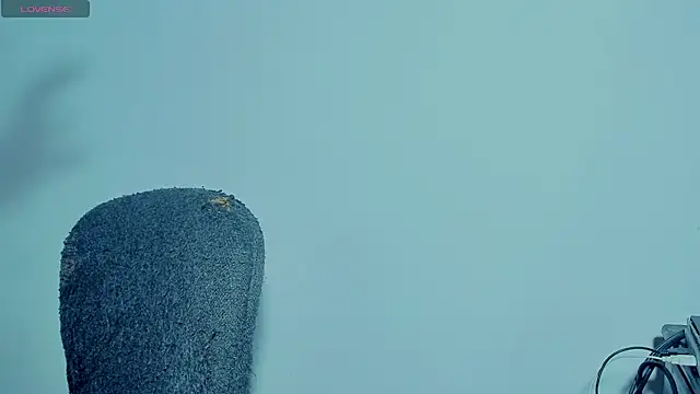 Eli clark  online show from September 2025 02:00:01 AM