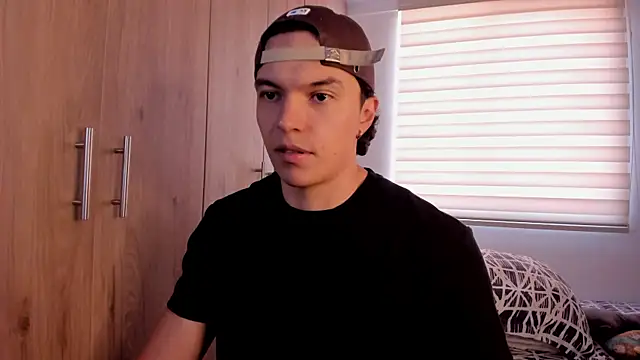 Snapshot of Mastrangelo_xxx chatting on November 2025 07:57:01 PM Mastrangelo xxx online show from November 2025 07:57:01 PM