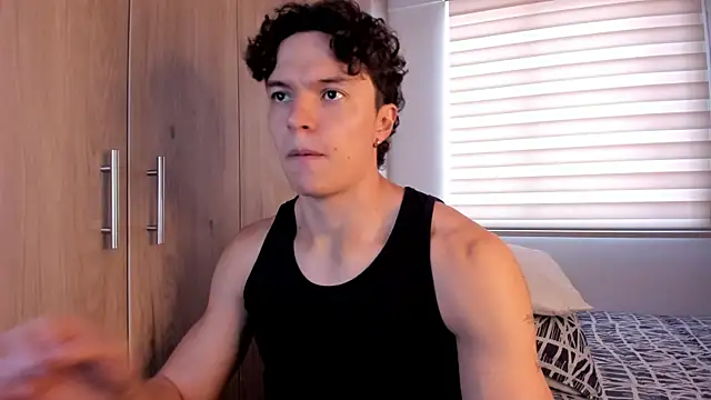 Snapshot of Mastrangelo_xxx chatting on November 2025 08:41:01 PM Mastrangelo xxx online show from November 2025 08:41:01 PM