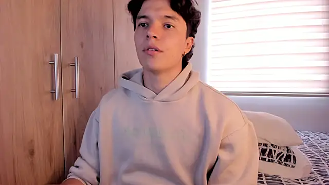 Snapshot of Mastrangelo_xxx chatting on November 2025 08:09:01 PM Mastrangelo xxx online show from November 2025 08:09:01 PM