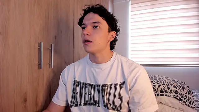 Snapshot of Mastrangelo_xxx chatting on November 2025 08:23:02 PM Mastrangelo xxx online show from November 2025 08:23:02 PM