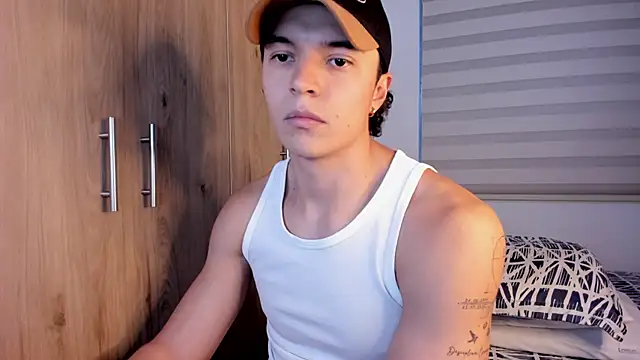 Snapshot of Mastrangelo_xxx chatting on November 2025 10:47:02 PM Mastrangelo xxx online show from November 2025 10:47:02 PM