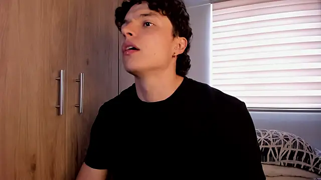 Snapshot of Mastrangelo_xxx chatting on December 2025 09:09:02 PM Mastrangelo xxx online show from December 2025 09:09:02 PM