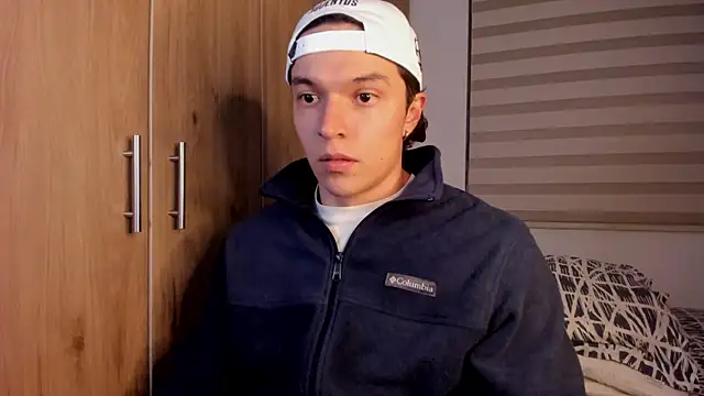 Snapshot of Mastrangelo_xxx chatting on December 2025 04:18:02 AM Mastrangelo xxx online show from December 2025 04:18:02 AM