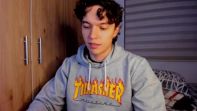 Snapshot of Mastrangelo_xxx chatting on December 2025 03:57:01 AM Mastrangelo xxx online show from December 2025 03:57:01 AM