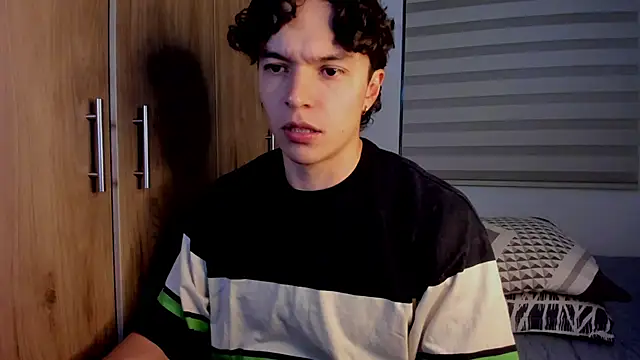 Snapshot of Mastrangelo_xxx chatting on January 2026 04:17:01 AM Mastrangelo xxx online show from January 2026 04:17:01 AM