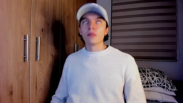 Snapshot of Mastrangelo_xxx chatting on February 2026 04:06:02 AM Mastrangelo xxx online show from February 2026 04:06:02 AM