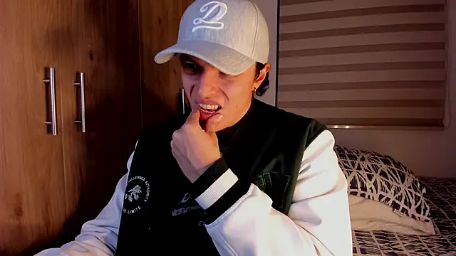 Snapshot of Mastrangelo_xxx chatting on February 2026 05:03:02 AM Mastrangelo xxx online show from February 2026 05:03:02 AM