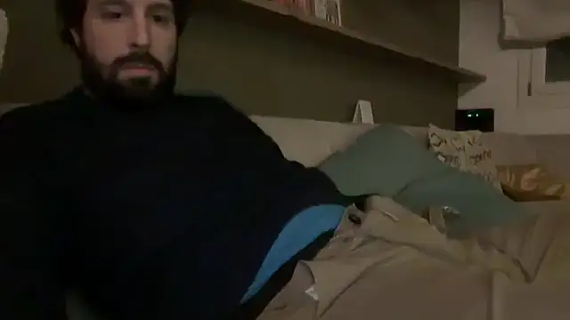 Snapshot of Ovett086 chatting on February 2026 10:28:02 PM Ovett086 online show from February 2026 10:28:02 PM