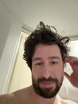 Snapshot of Ovett086 chatting on April 2026 11:00:01 PM Ovett086 online show from April 2026 11:00:01 PM