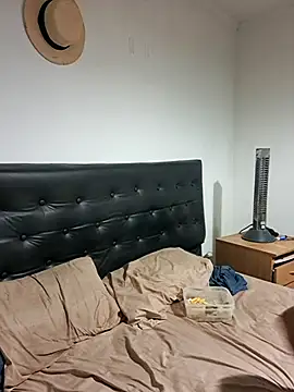 liamlara online show from September 2025 03:11:01 AM