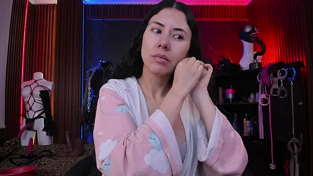 XiaQueen online show from January 2026 12:21:01 PM