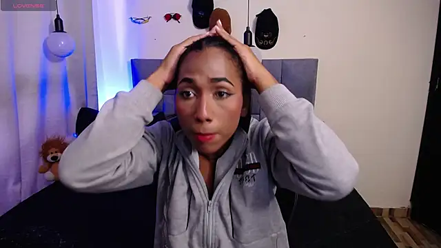 Snapshot of Alissemasiel chatting on November 2025 07:04:02 PM Alissemasiel online show from November 2025 07:04:02 PM