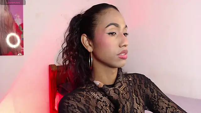 Snapshot of Alissemasiel chatting on December 2025 04:32:01 AM Alissemasiel online show from December 2025 04:32:01 AM