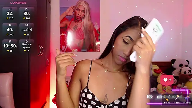 Snapshot of Alissemasiel chatting on January 2026 02:33:02 PM Alissemasiel online show from January 2026 02:33:02 PM