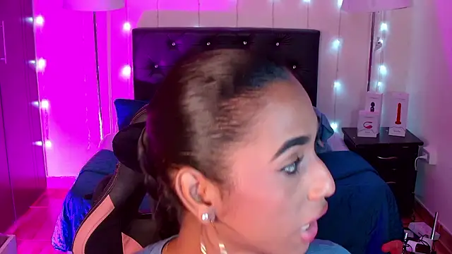 Snapshot of Alissemasiel chatting on February 2026 04:56:01 PM Alissemasiel online show from February 2026 04:56:01 PM