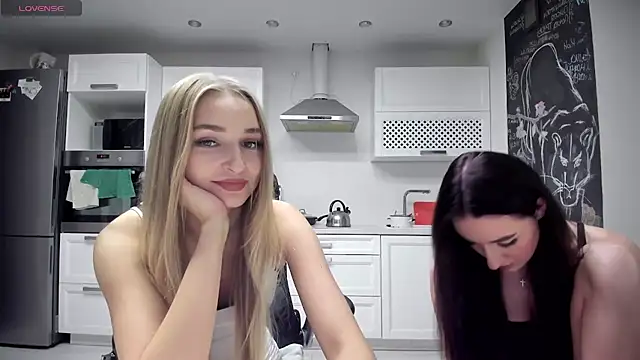 lisenok online show from July 2026 09:17:01 PM