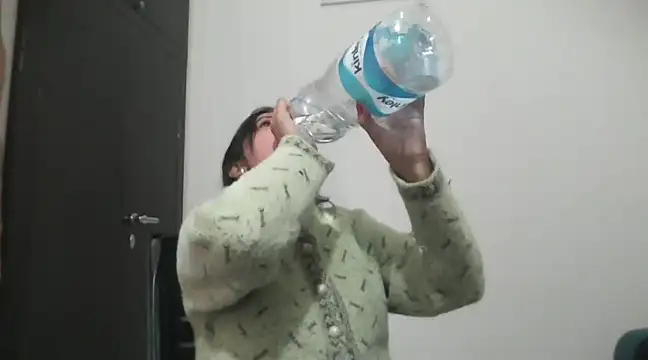 Queen Couple online show from February 2025 11:43:02 AM