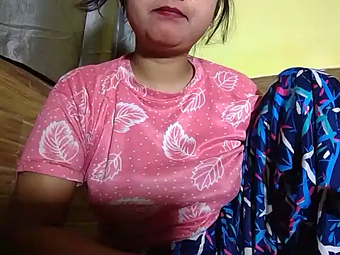 Queen Couple online show from February 2025 05:26:02 PM