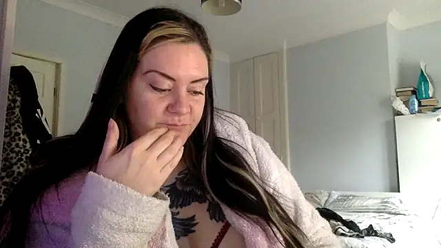 Snapshot of AureliaXOX chatting on February 2025 10:07:01 AM AureliaXOX online show from February 2025 10:07:01 AM