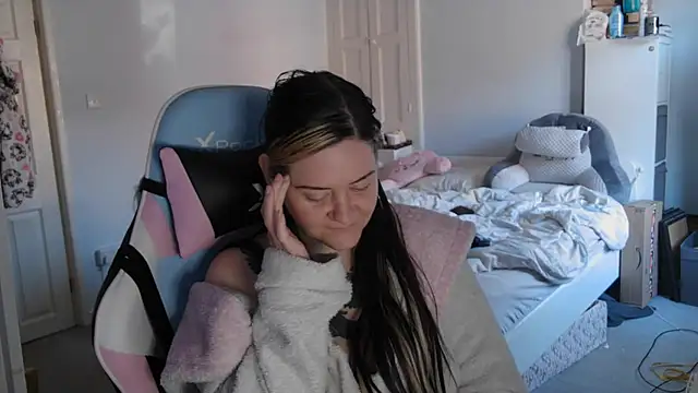 Snapshot of AureliaXOX chatting on March 2025 09:58:02 AM AureliaXOX online show from March 2025 09:58:02 AM