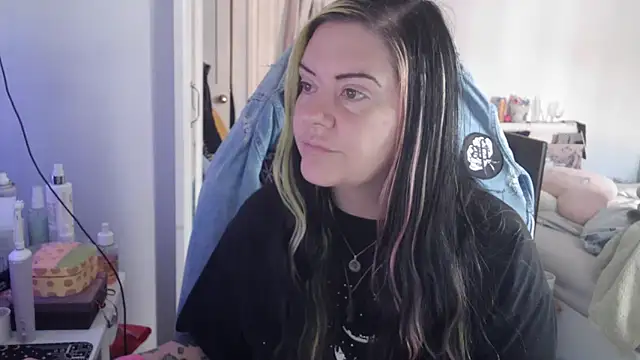 Snapshot of AureliaXOX chatting on September 2025 08:25:01 AM AureliaXOX online show from September 2025 08:25:01 AM