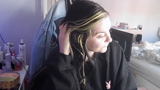 Snapshot of AureliaXOX chatting on September 2025 10:09:02 AM AureliaXOX online show from September 2025 10:09:02 AM