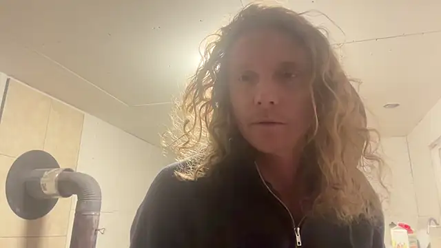 Snapshot of redone8in chatting on February 2025 12:17:02 PM redone8in online show from February 2025 12:17:02 PM