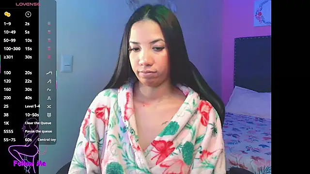 SallyWhitee online show from December 2025 05:02:02 AM