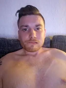 Snapshot of Foxtrott_242 chatting on September 2025 10:37:01 PM Foxtrott 242 online show from September 2025 10:37:01 PM