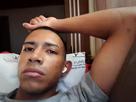 Mineirinho043 online show from February 2025 02:44:01 PM