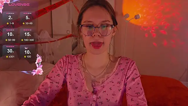 Mia Luw online show from November 2025 03:53:02 AM