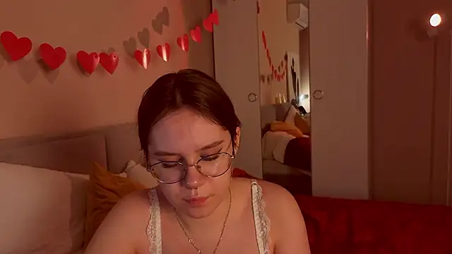Snapshot of Mia_Luw chatting on March 2026 10:32:02 AM Mia Luw online show from March 2026 10:32:02 AM