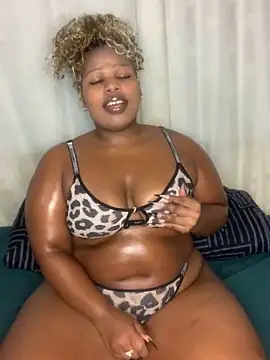 Snapshot of Cuddle_Bear chatting on March 2026 08:26:01 PM Cuddle Bear online show from March 2026 08:26:01 PM