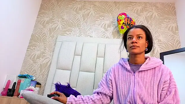 dafnnelewis online show from February 2026 11:17:01 AM