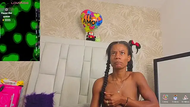 dafnnelewis online show from May 2026 11:07:02 AM