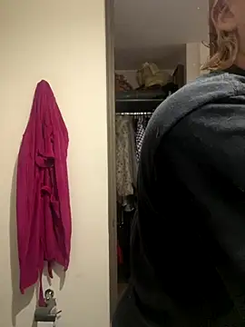 Snapshot of Maggie_Geller chatting on September 2025 03:25:01 PM Maggie Geller online show from September 2025 03:25:01 PM