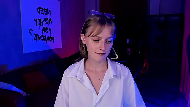 KiraMontoya online show from September 2025 08:32:02 PM