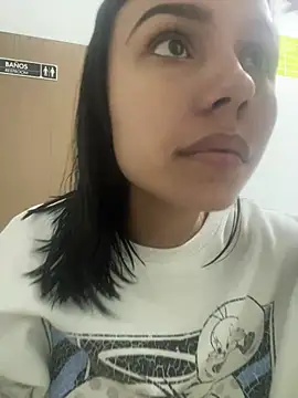 Snapshot of julieta_fn chatting on April 2026 01:36:02 PM julieta fn online show from April 2026 01:36:02 PM