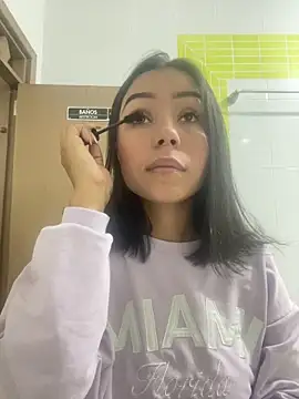 Snapshot of julieta_fn chatting on April 2026 02:31:01 PM julieta fn online show from April 2026 02:31:01 PM