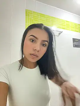 Snapshot of julieta_fn chatting on April 2026 02:29:01 PM julieta fn online show from April 2026 02:29:01 PM
