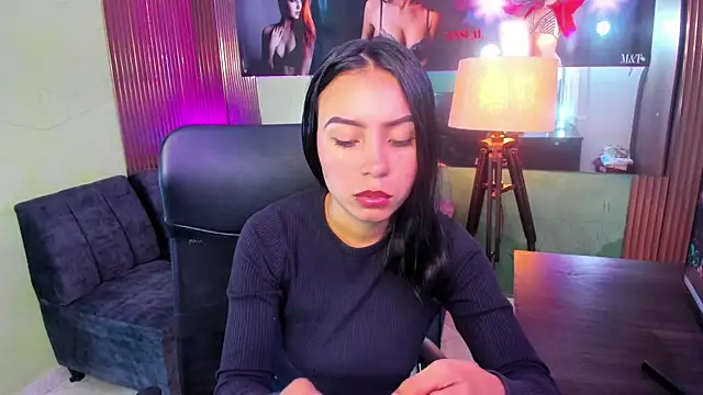 Snapshot of julieta_fn chatting on May 2026 03:19:02 PM julieta fn online show from May 2026 03:19:02 PM