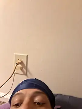 Locdawgg11 online show from September 2025 04:12:02 PM