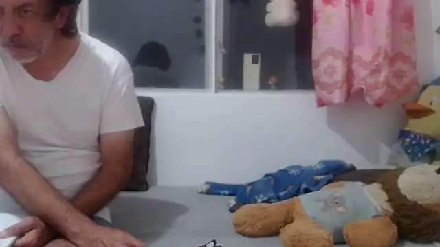 jeans and emma online show from September 2025 02:11:02 AM