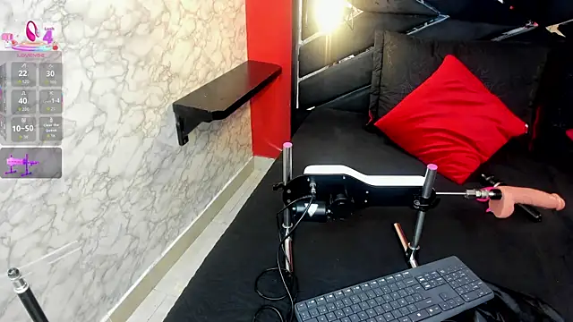 IVISBOUNCYASS online show from December 2025 12:35:02 PM