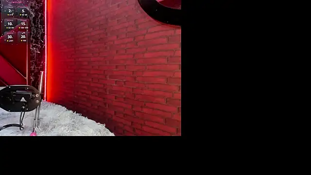 IVISBOUNCYASS online show from May 2026 01:51:02 PM