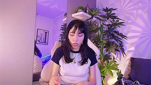 Snapshot of Miaa_Lee7 chatting on December 2025 09:31:02 PM Miaa Lee7 online show from December 2025 09:31:02 PM